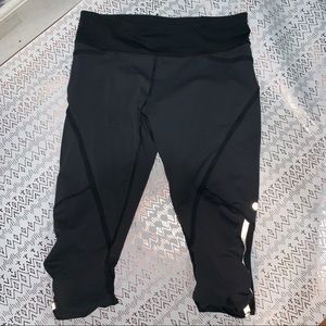 Lululemon Capri Yoga Pants Striped Black Gray 6